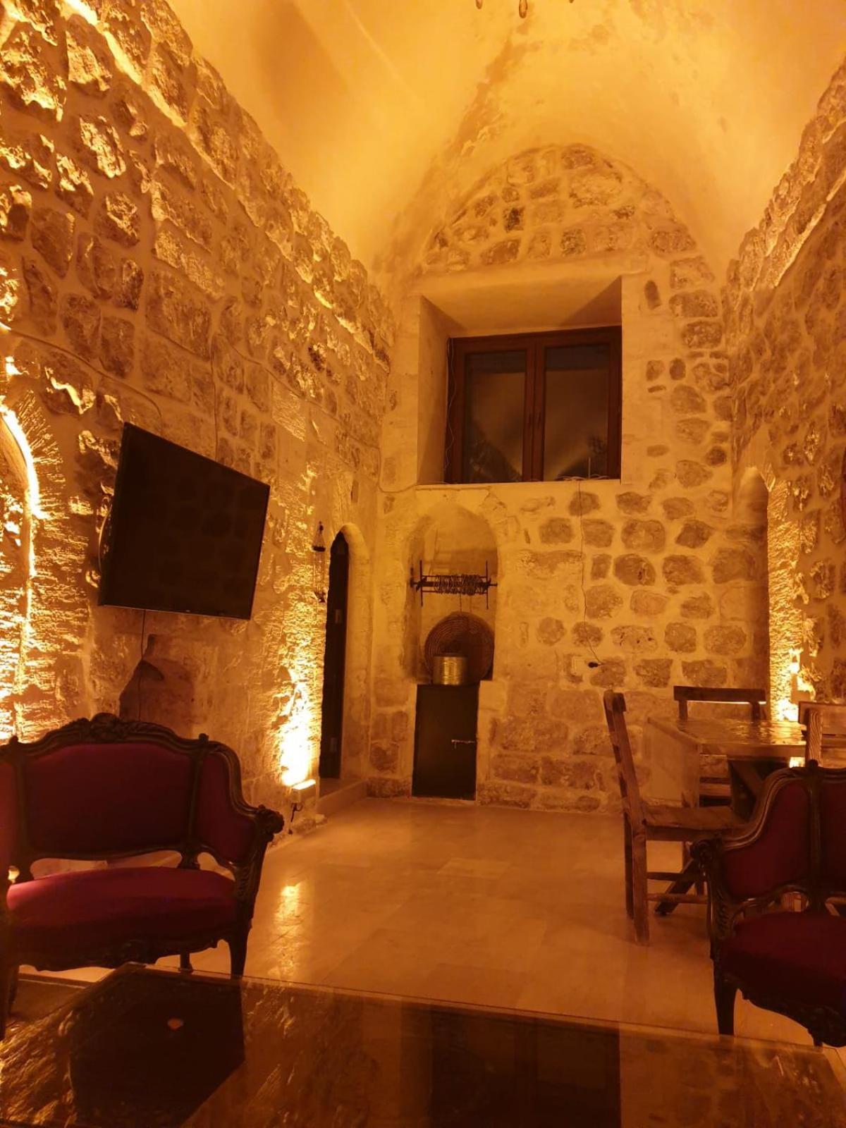 Mardin Tarihi Ulu Cami Yani, Tarihi Konak Exterior photo