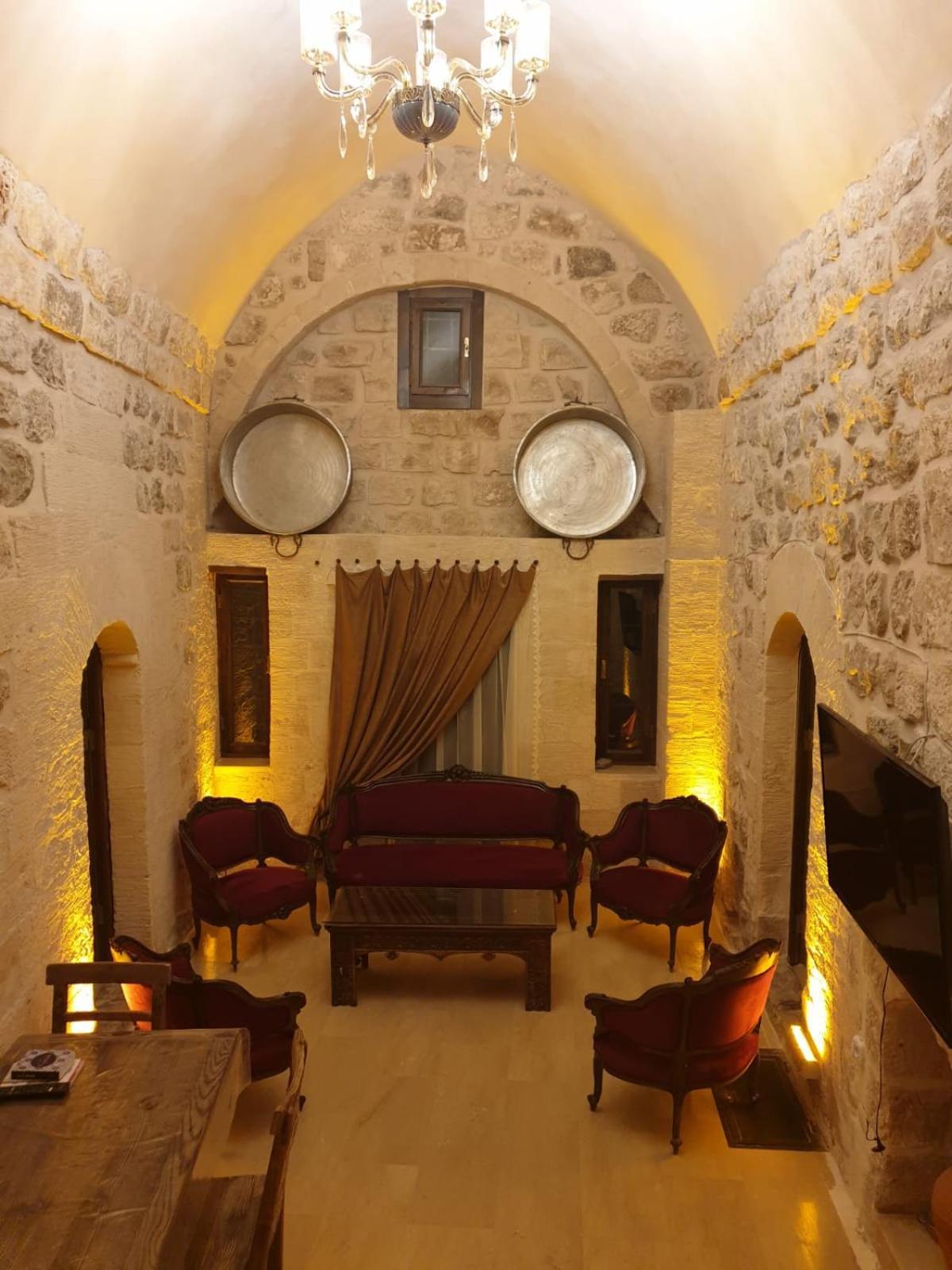 Mardin Tarihi Ulu Cami Yani, Tarihi Konak Exterior photo